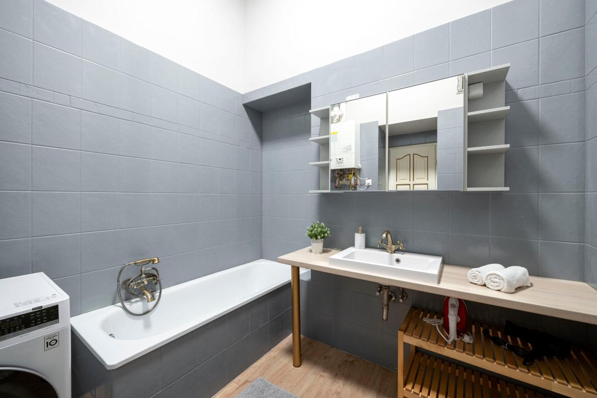 부다페스트 Hidden Gem With Terrace On The Andrassy Fashion Road 아파트 외부 사진