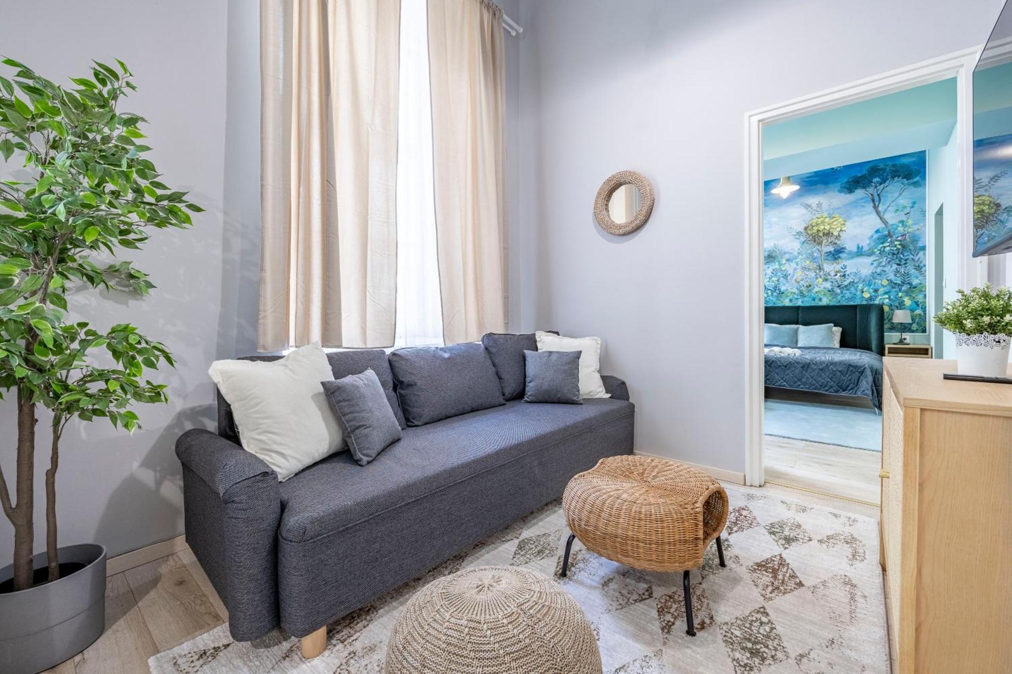 부다페스트 Hidden Gem With Terrace On The Andrassy Fashion Road 아파트 외부 사진